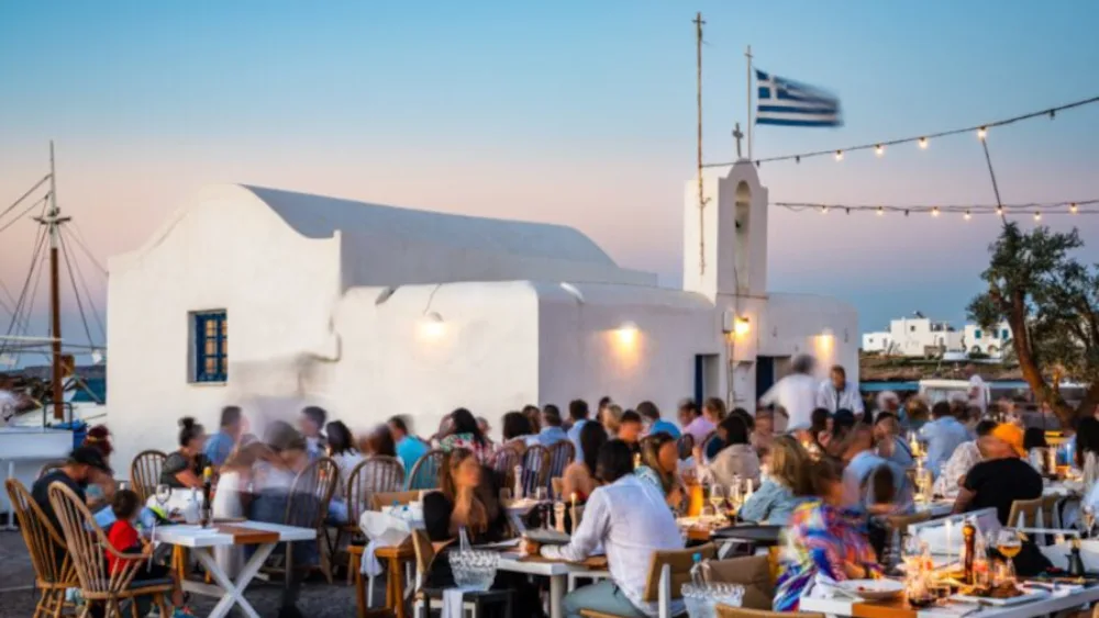 Eurobank: Στο 9,5% επί του ΑΕΠ οι εισπράξεις των 23,6 δισ. ευρώ - Στάσιμη η μέση δαπάνη ανά ταξιδιώτη