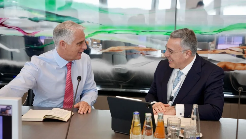 Alpha Bank - UniCredit: Ενισχύουν τη διασυνοριακή τους συμμαχία με κοινή στρατηγική ατζέντα