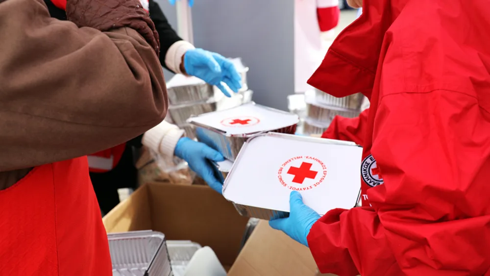 Η Coca-Cola και ο Ελληνικός Ερυθρός Σταυρός υποστηρίζουν συνεργατικά ευάλωτες κοινωνικές ομάδες σε όλη την Ελλάδα