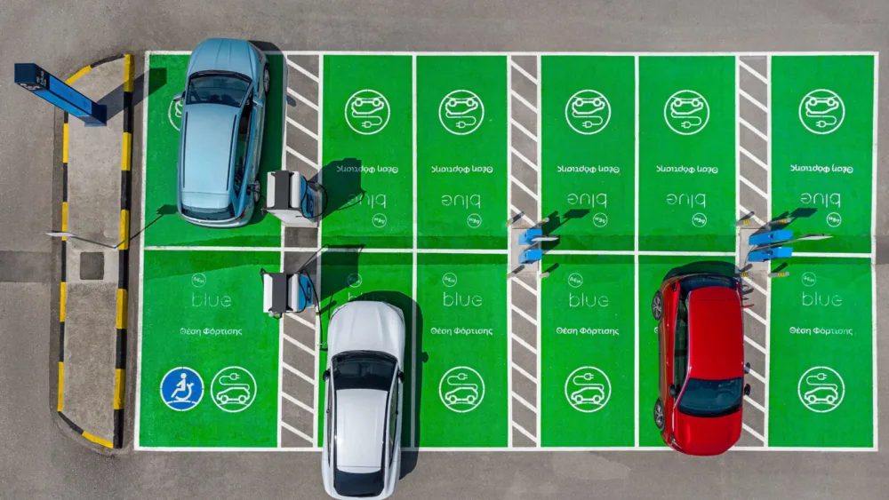 ΔΕΗ blue: Προσφέρει στους οδηγούς νέα RFID κάρτα για πιο εύκολη εμπειρία φόρτισης