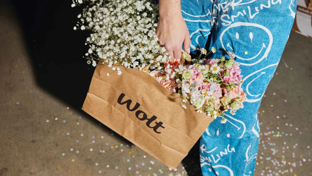 Έρευνα Wolt για το πώς αλλάζει το τοπίο της προσφοράς δώρων στην Ελλάδα - Το 75% βρίσκει την επιλογή δώρου αγχωτική διαδικασία