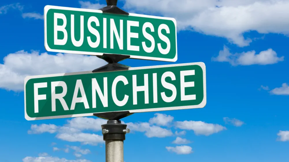 4 «κενά» που εμποδίζουν την αποδοτική λειτουργία των ελληνικών franchise επιχειρήσεων