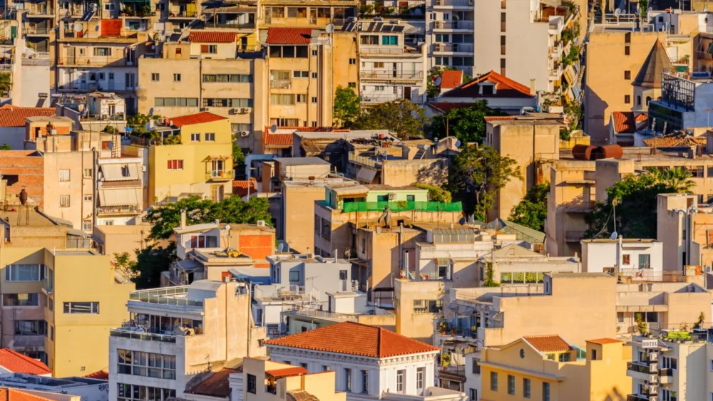 ΕΛΙΤΗΕ: «Γερασμένα» τα κτήρια στην Ελλάδα, παλιές οι ηλεκτρικές εγκαταστάσεις - Τι προτείνει για την αναβάθμιση της ασφάλειας