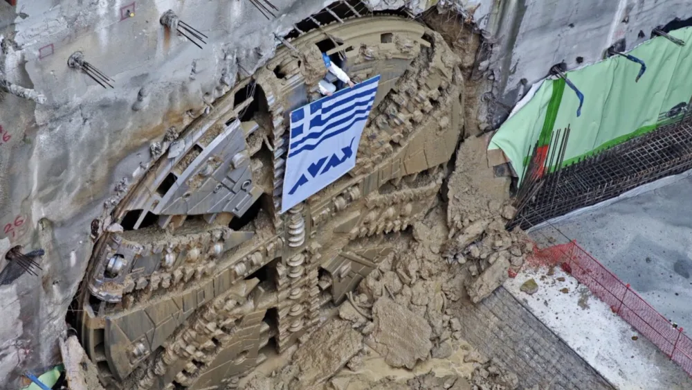 Ο Μετροπόντικας «Αθηνά» της Γραμμής 4 του Μετρό ολοκλήρωσε τη διαδρομή του - Τι δηλώνουν Δήμας, Ταχιάος και Αναγνώπουλος