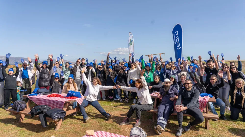 Εθελοντές-εργαζόμενοι της AEGEAN γιόρτασαν την αγάπη πραγματοποιώντας δενδροφύτευση στον Υμηττό