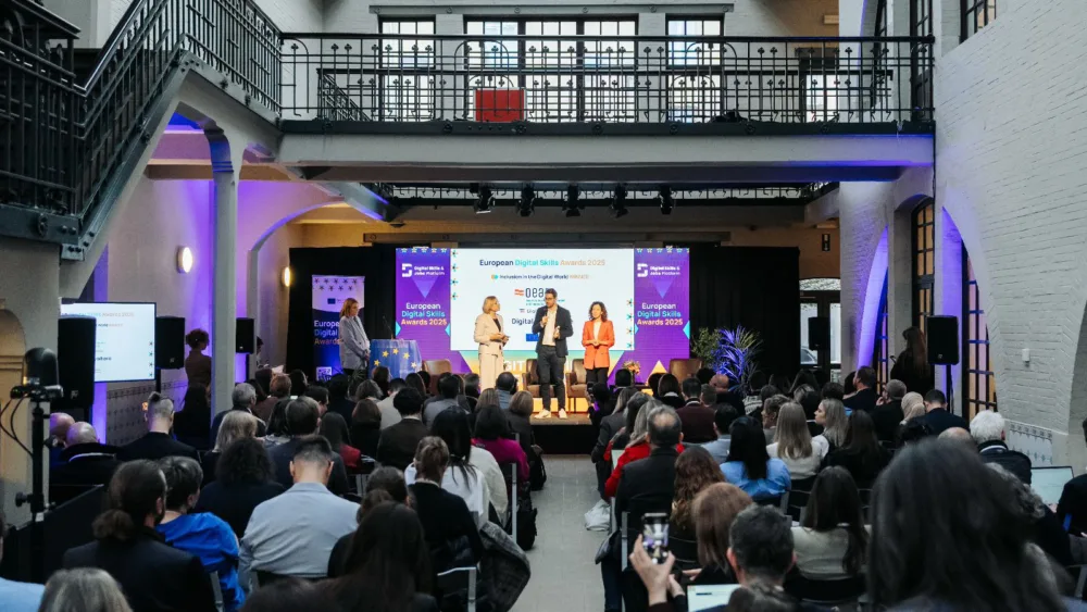 Ανοιχτές οι αιτήσεις για τα Ευρωπαϊκά Βραβεία Ψηφιακών Δεξιοτήτων 2026