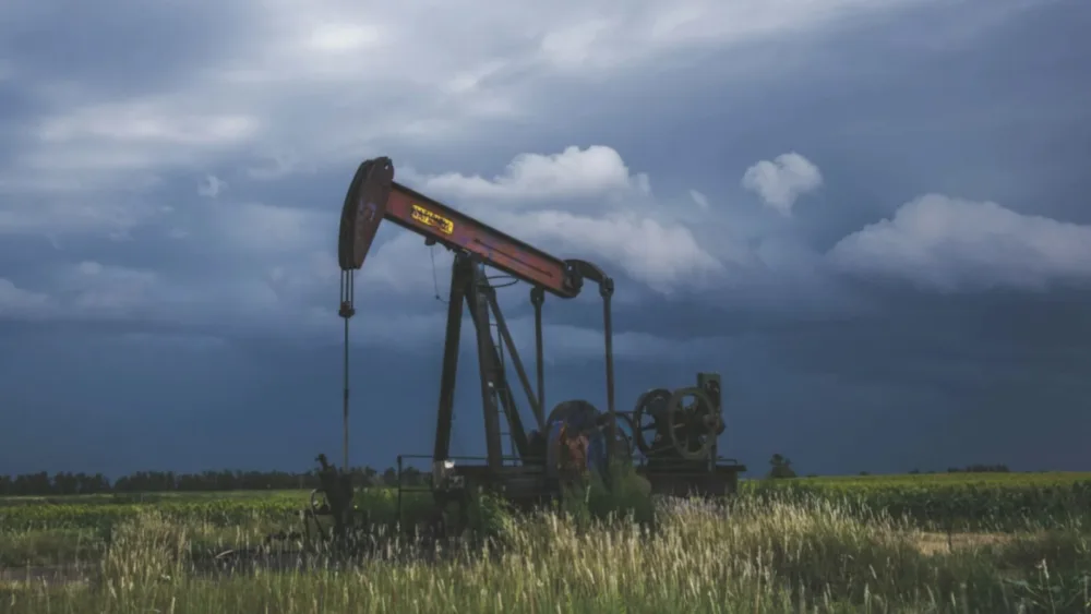 Ενεργειακές αγορές: Αναταράξεις σε φυσικό αέριο και πετρέλαιο – Παρέμβαση Πιερρακάκη για κοινή ευρωπαϊκή στάση