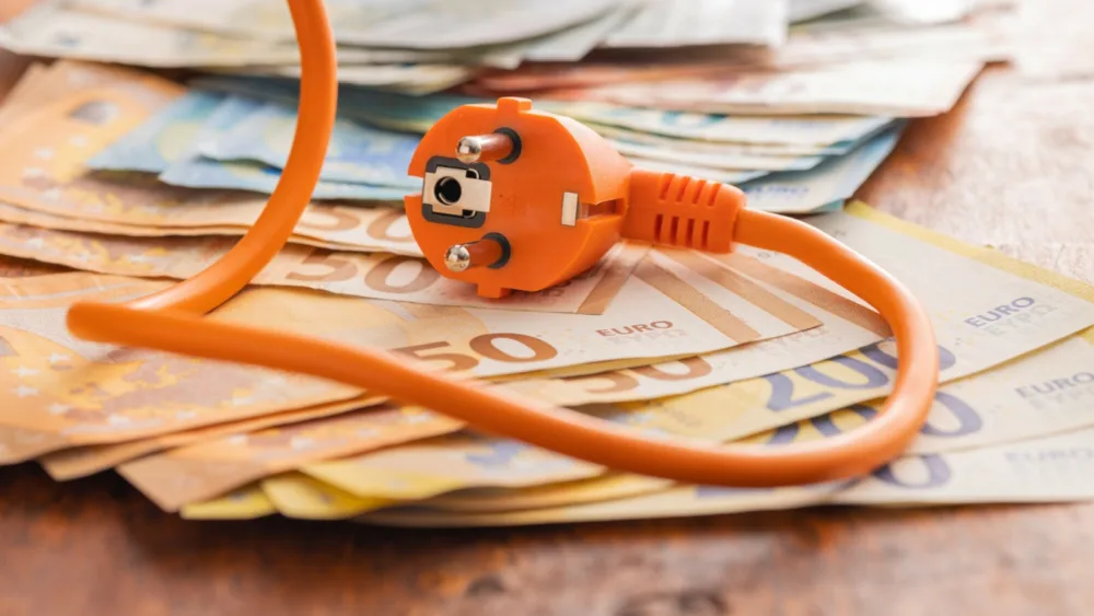 Μεγάλες αποκλίσεις στις τιμές εντός του 24ώρου από την εφαρμογή των δυναμικών τιμολογίων ρεύματος – Από 1η Απριλίου και για τα νοικοκυριά