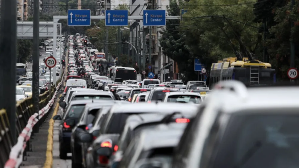 Η Freenow by Lyft κρούει τον κώδωνα του κινδύνου για ανεξέλεγκτη επιδείνωση του κυκλοφοριακού