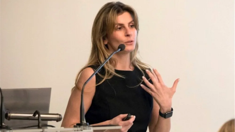 Αθηνά Πήττα, General Manager Base.com στην Ελλάδα: «Θέλω να βρίσκομαι σε περιβάλλοντα που χτίζουν, εξελίσσονται και κινούνται μπροστά»