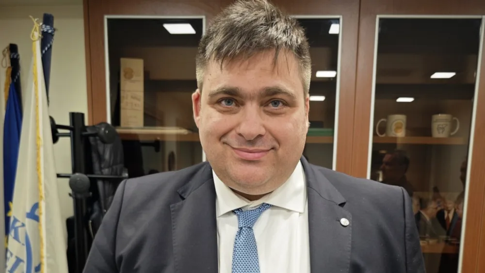 ΚΕΕΕ: Ο πόλεμος με το Ιράν απειλεί τόσο την ελληνική αγορά όσο και τη μικρή επιχειρηματικότητα