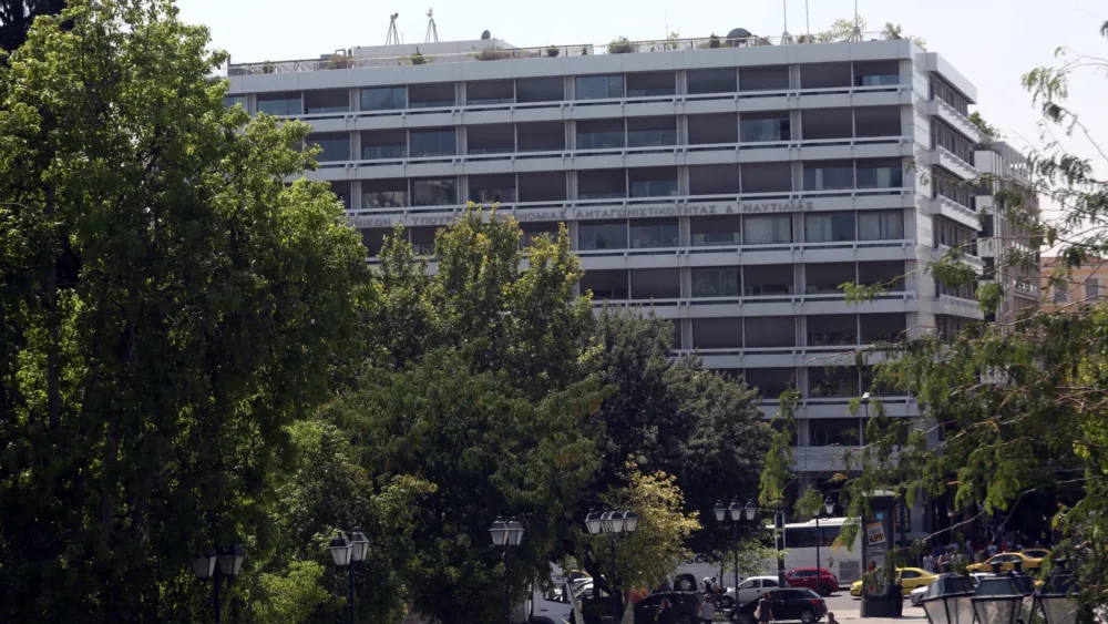 Νέο φορολογικό πολυνομοσχέδιο: «Ψαλίδι» στα πρόστιμα, αυστηρό πλαίσιο για crypto και τέλος στα «σπαστά» μετρητά