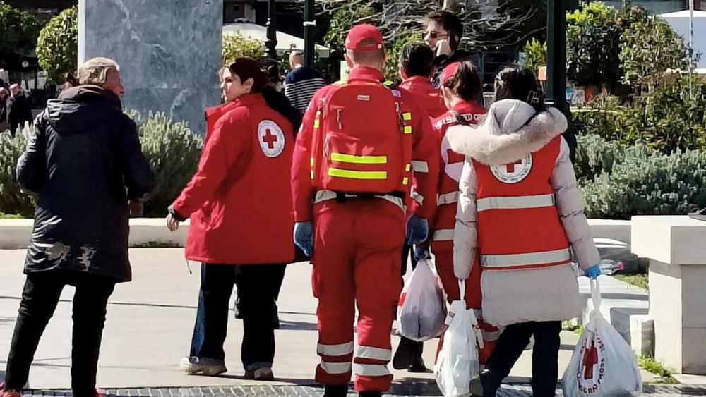 Ο Ελληνικός Ερυθρός Σταυρός παρέχει βοήθεια στους πολίτες σε αστεγία τις Άγιες μέρες του Πάσχα
