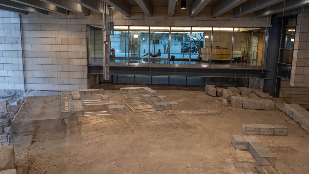 Εγκαινιάστηκε το έργο «Μετέωροι Βηματισμοί» στο Μέγαρο Καρατζά της Εθνικής Τράπεζας