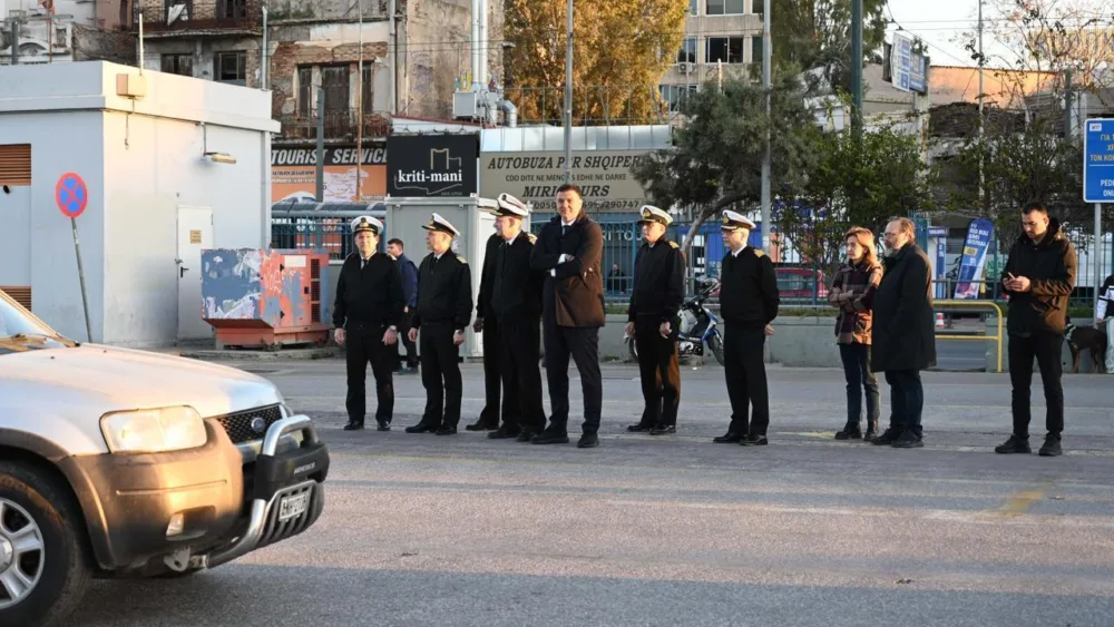 Στον Πειραιά ο Β. Κικίλιας για την πασχαλινή έξοδο – Έκκληση για τήρηση των μέτρων ασφάλειας