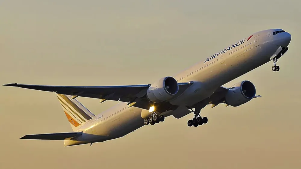 Η ΕΕ επεξεργάζεται σχέδιο έκτακτης ανάγκης για τα καύσιμα αεροσκαφών – Ανησυχίες για ελλείψεις και αναταράξεις στις πτήσεις τη θερινή περίοδο