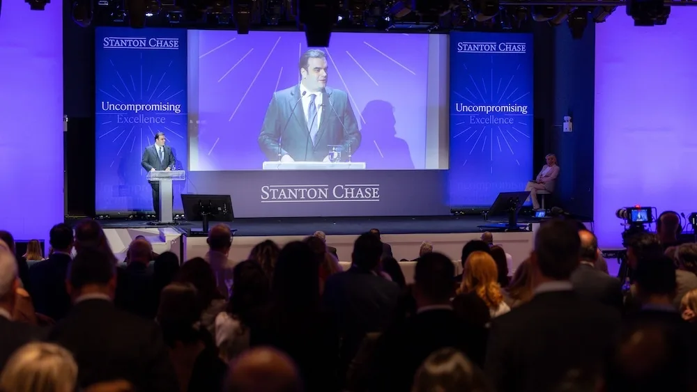 Ηγεσία σε εποχή διαρκούς αβεβαιότητας: Το νέο στοίχημα για οργανισμούς και οικονομία