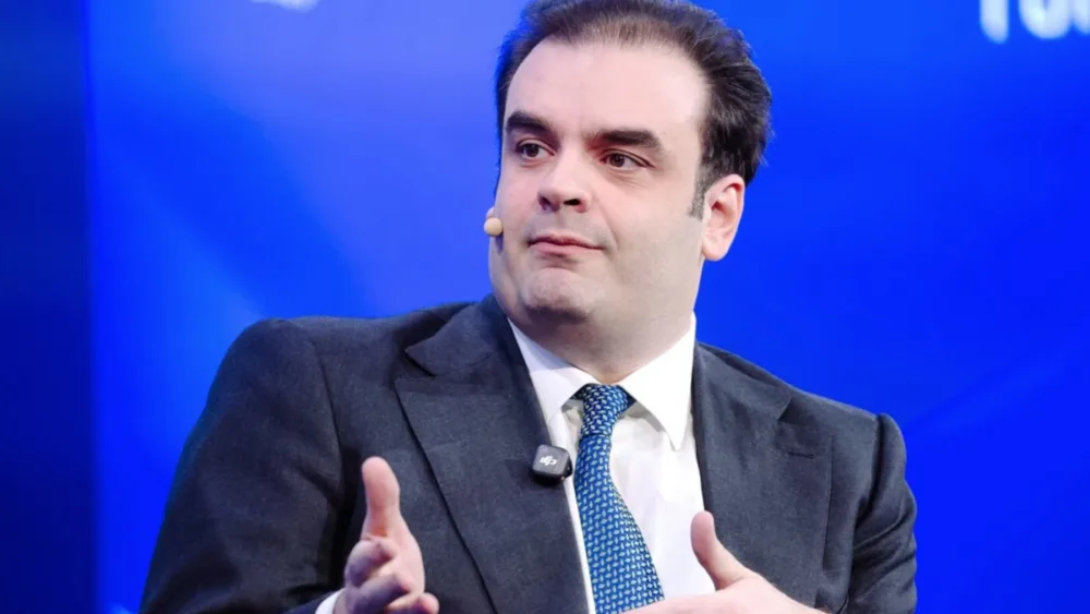 Πιερρακάκης: Διαθέσιμα περιθώρια για νέα μέτρα αν κλιμακωθεί η κρίση – Dombrovskis: Έμφαση σε ανταγωνιστικότητα και ασφάλεια