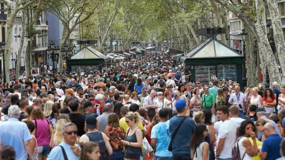 Τουρισμός: ισορροπημένη διαχείριση ζητούν οι ευρωβουλευτές