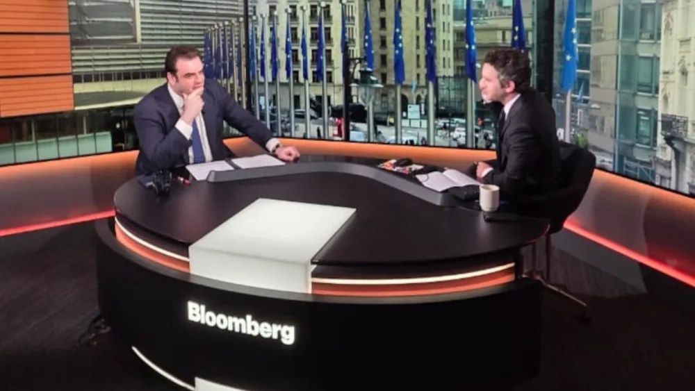 Πιερρακάκης στο Bloomberg: Η Ευρώπη πρέπει να αποφασίσει αν θέλει να είναι απλώς μια ενιαία αγορά ή μια παγκόσμια δύναμη
