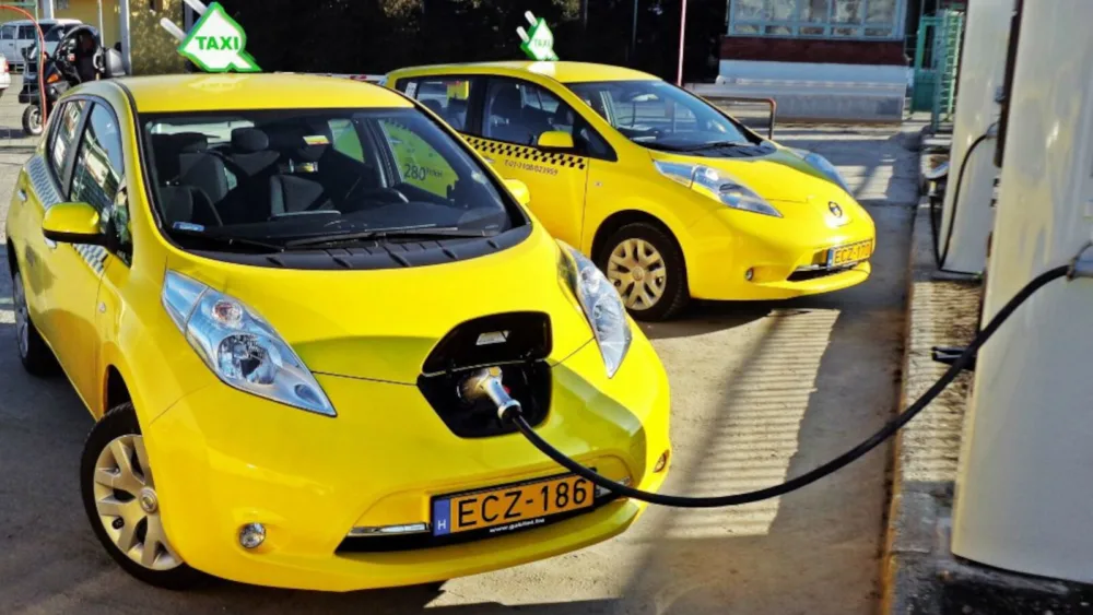 ZAP Taxi Club: Η SirecEnergy οδηγεί τα ταξί της Αθήνας στην ηλεκτροκίνηση