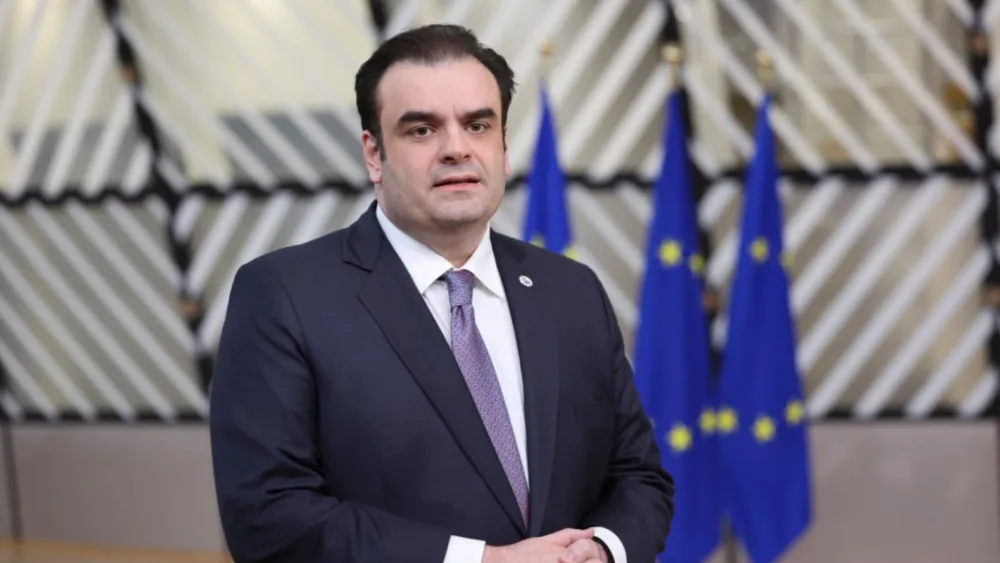 Πιερρακάκης στους Financial Times: Οι μεταρρυθμίσεις της τρόικας ήταν καθοριστικές για τη σταθεροποίηση της ελληνικής οικονομίας