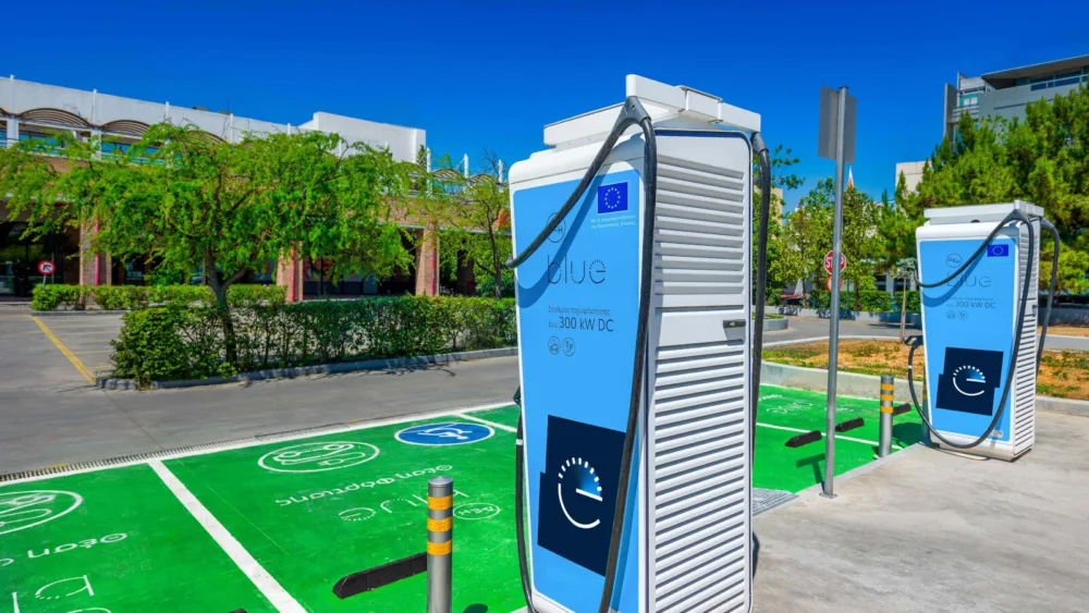 ΔΕΗ και PPC blue Ρουμανίας εγκαθιστούν 106 σημεία ταχείας και υπερταχείας φόρτισης σε μεγάλες ευρωπαϊκές διαδρομές