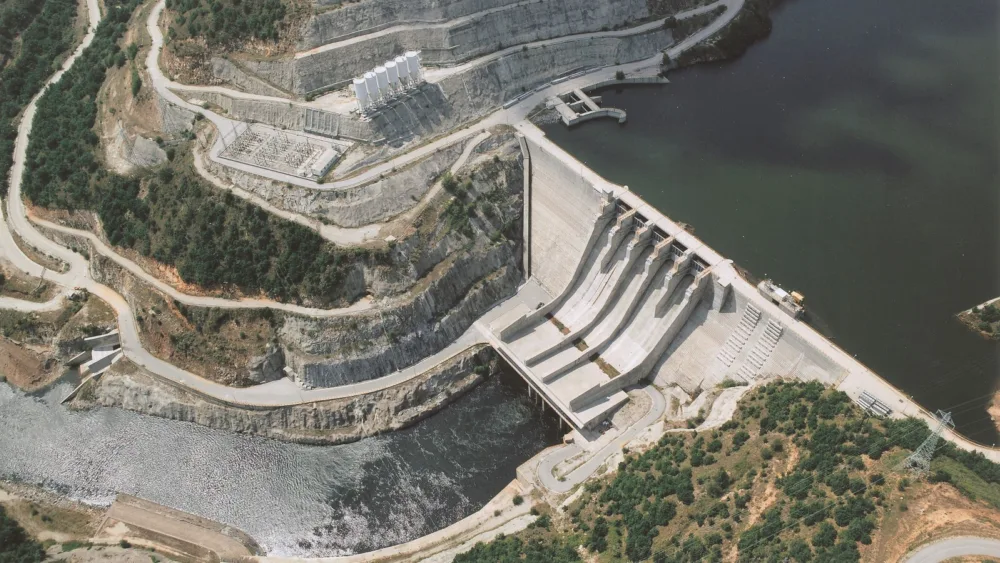 Η ΔΕΗ επιταχύνει την πράσινη μετάβαση με επενδύσεις 24 δισ. ευρώ