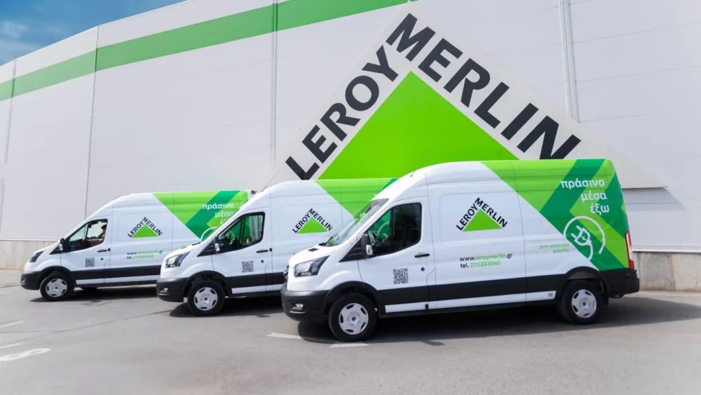 LEROY MERLIN: Εγκαινιάζει τον νέο της Πράσινο Στόλο στην Αττική, με στρατηγικό συνεργάτη την ΠΕΤΡΑΚΗΣ Transport & Logistic