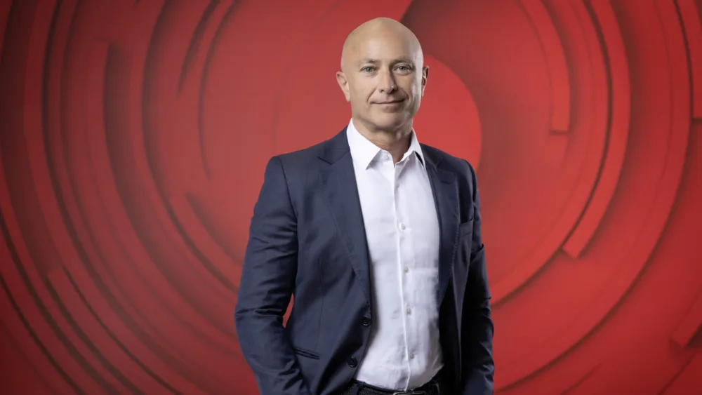 ΔΕΗ και Vodafone Ελλάδας εξετάζουν συνεργασία στον τομέα των οπτικών ινών