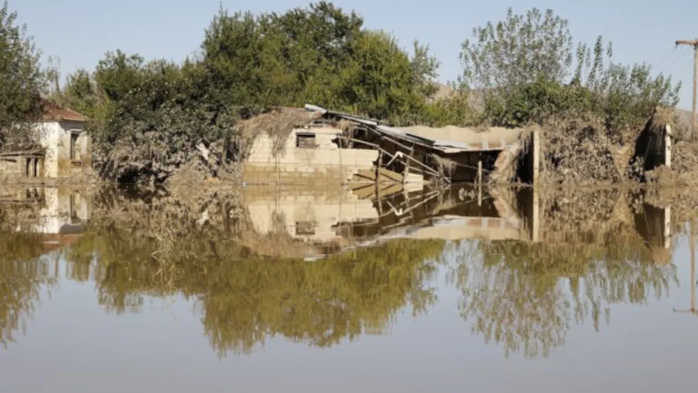 ΥΠΑΑΤ: Ενισχύσεις άνω των 67 εκατ. ευρώ για την αποκατάσταση αγροτικών εκμεταλλεύσεων που επλήγησαν από πυρκαγιές και πλημμύρες