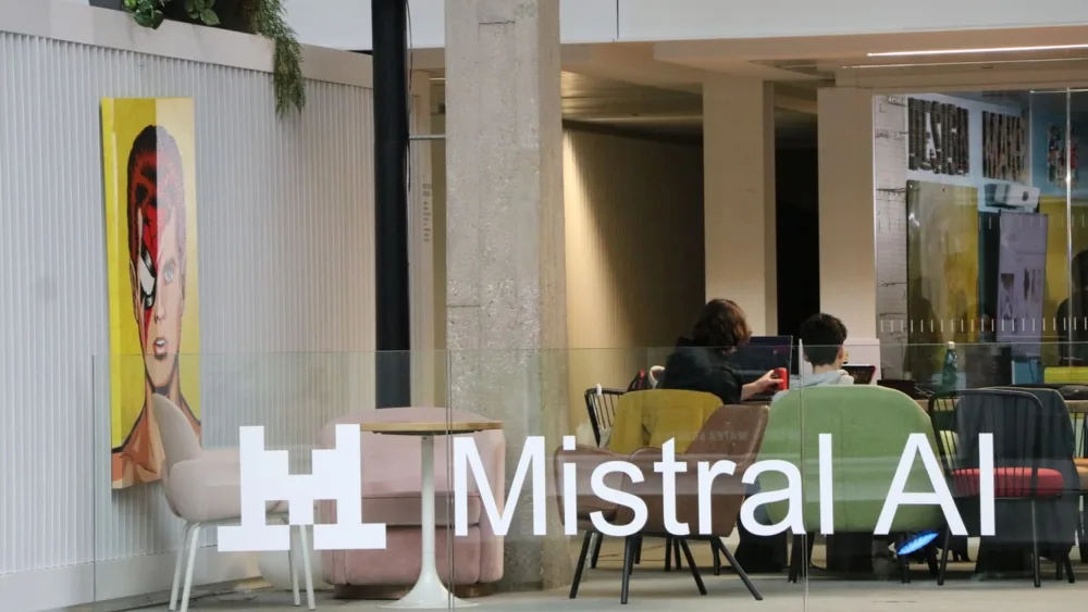 Mistral AI: Συζητά χρηματοδότηση με αποτίμηση €20 δισ.
