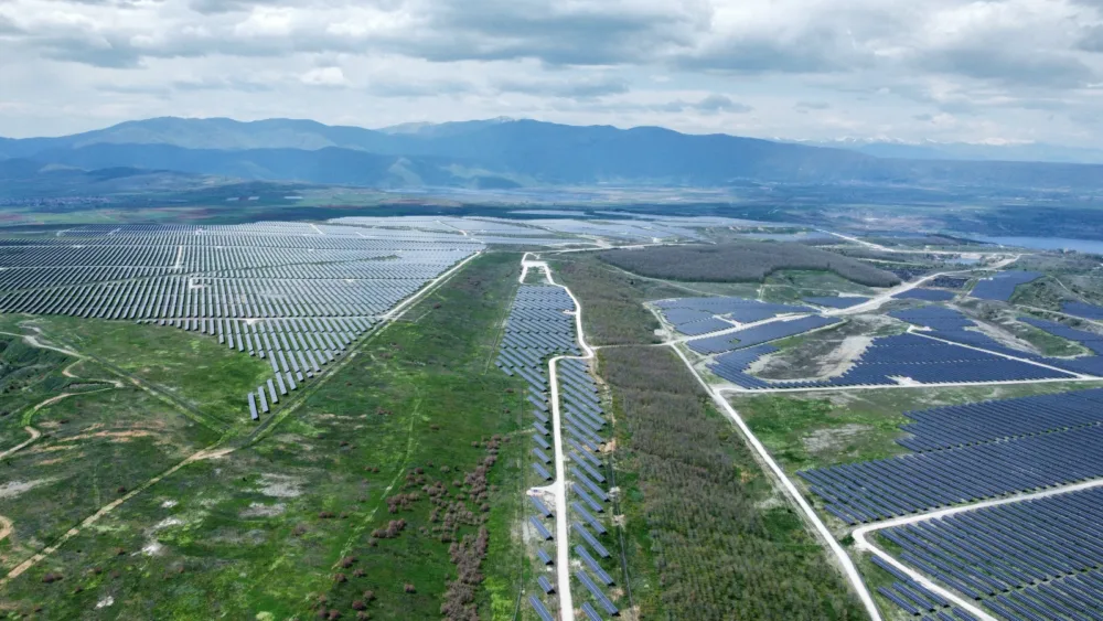 RWE – ΔΕΗ: Πλήρως επιχειρησιακά φωτοβολταϊκά πάρκα σχεδόν 1 GW στη Δυτική Μακεδονία