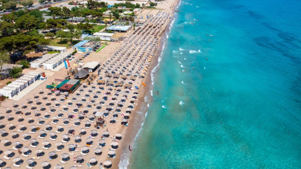 Αυτές είναι οι παραλίες της Αττικής στις οποίες απαγορεύεται η κολύμβηση
