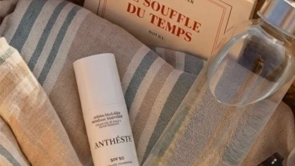Τα brands ομορφιάς εμπνέονται από τη φρεσκάδα του ελληνικού καλοκαιριού