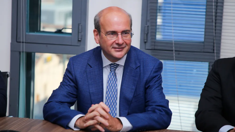 Χατζηδάκης στον ΣΚΑΪ: «Έρχονται θετικές εξελίξεις στο ρεύμα - Δεν μιλάμε για κατάργηση τεκμαρτού»