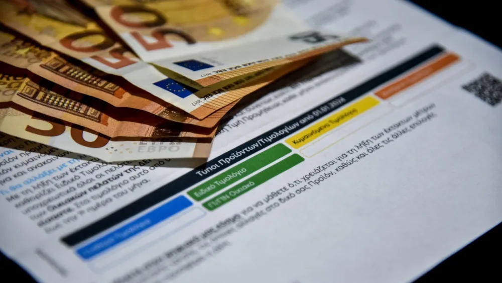 Φθηνότερα τα σταθερά τιμολόγια ρεύματος από τα πράσινα – «Κλειδώνουν» χαμηλές χρεώσεις για έναν χρόνο