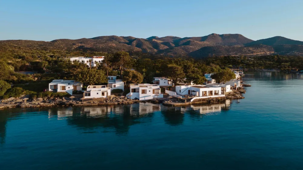 Το Minos Beach Art Hotel εντάσσεται στο δίκτυο της Virtuoso