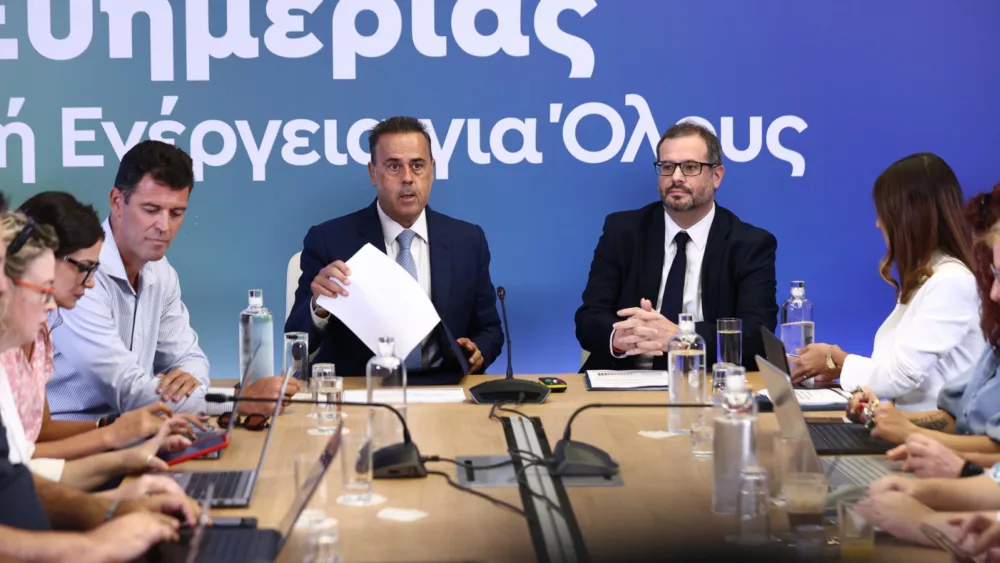 ΥΠΕΝ: Ο οδικός χάρτης για μείωση 30% στους λογαριασμούς ρεύματος έως το 2029