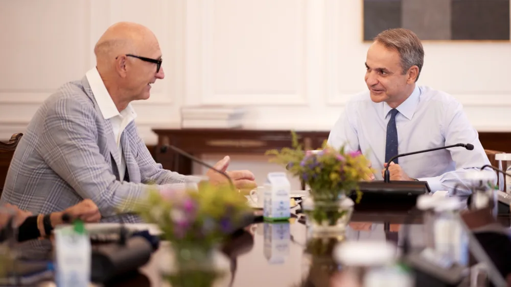 Με τον διευθύνοντα σύμβολο του Ομίλου Telekom,  Tim Höttges, συναντήθηκε ο πρωθυπουργός, Κυριάκος Μητσοτάκης, στο Μέγαρο Μαξίμου