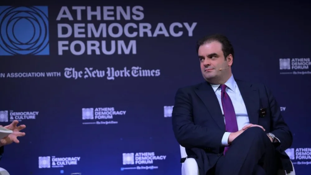 Πιερρακάκης στο Athens Democracy Forum: «Κανένα κράτος δεν είναι αρκετά ισχυρό για να διαχειριστεί μόνο του την τεχνητή νοημοσύνη»