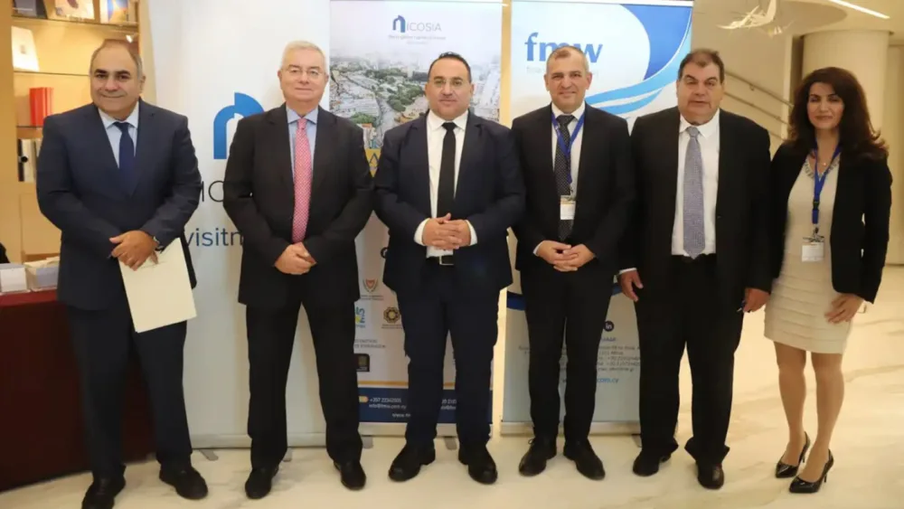 Η Λευκωσία ανοίγει την αγκαλιά της στους Έλληνες επισκέπτες – «Ελλάδα σας περιμένουμε»