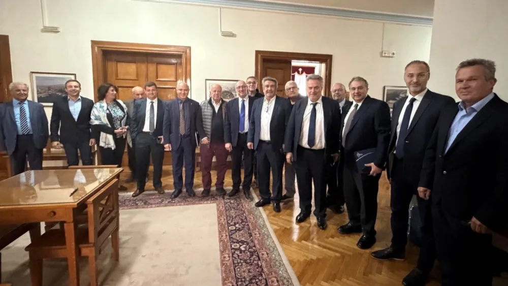Ο Πειραιάς της επόμενης ημέρας: Το μέλλον του μεγάλου λιμανιού τέθηκε στο τραπέζι στη συνάντηση Ε.Β.Ε.Π- ΟΛΠ Α.Ε.