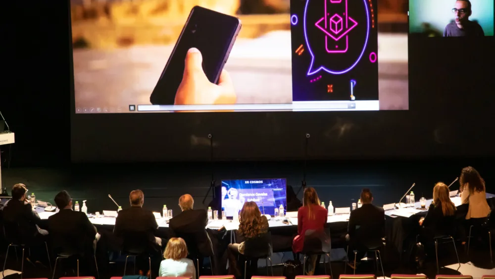 Ένα νέο Innovation Hub, το Innovation Cosmos, δημιουργείται από το Ίδρυμα Μείζονος Πολιτισμού στο Κέντρο Πολιτισμού «Ελληνικός Κόσμος»