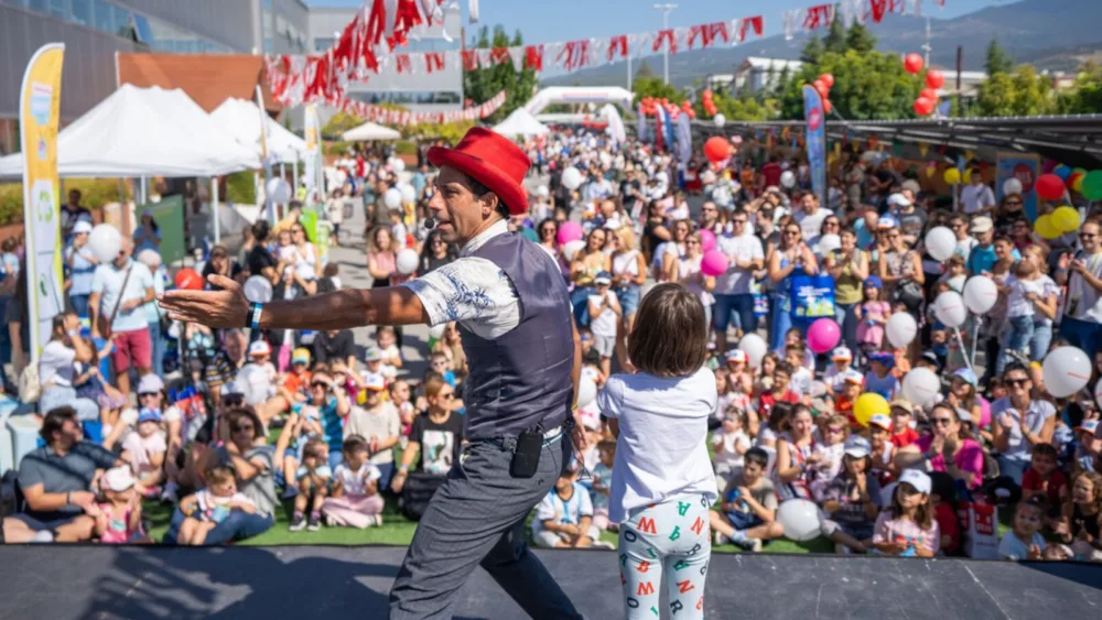 Μασούτης Family Festival: Μεγάλες γιορτές σε Θεσσαλονίκη και Αθήνα για τα 50 χρόνια που συμπλήρωσε η εταιρεία