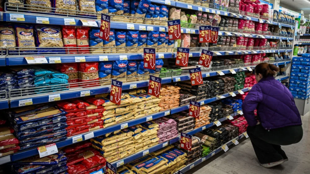 Μειώσεις έως 25% σε τρόφιμα τα Χριστούγεννα – Εντατικοποιούνται οι έλεγχοι στην αγορά