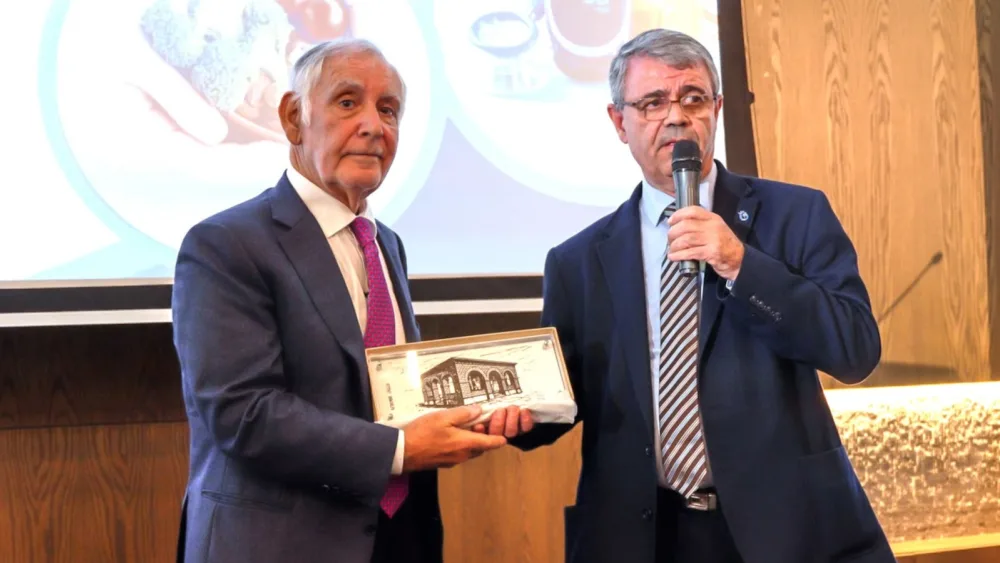 Η Ελληνική Διαβητολογική Εταιρεία βράβευσε τον CEO της Φαρμασέρβ-Λίλλυ για την επαγγελματική του διαδρομή