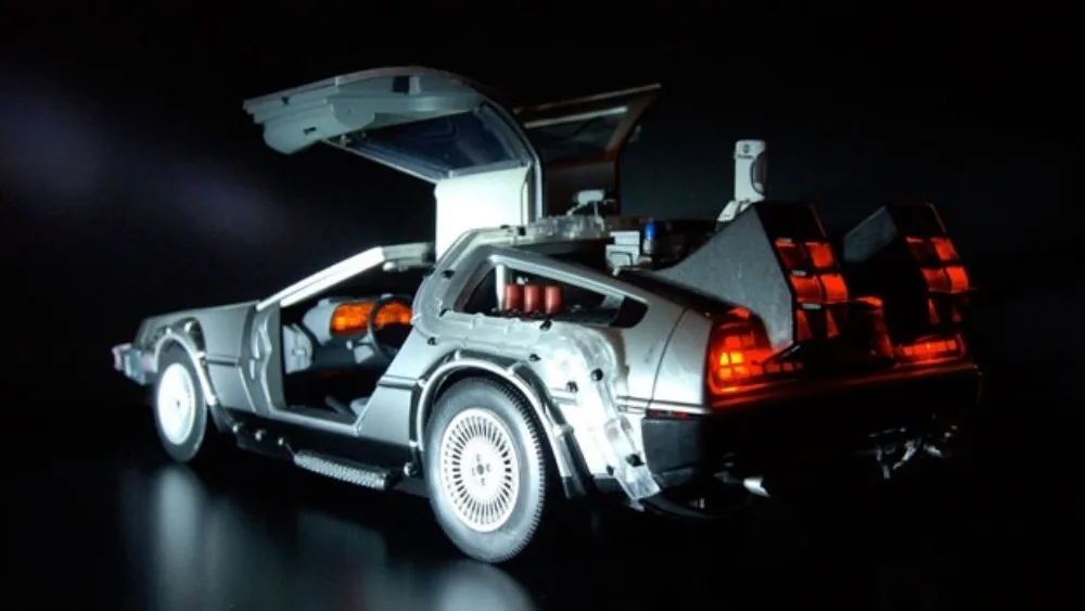 Έχω εφεύρει τη χρονομηχανή και ψάχνω χρηματοδότηση