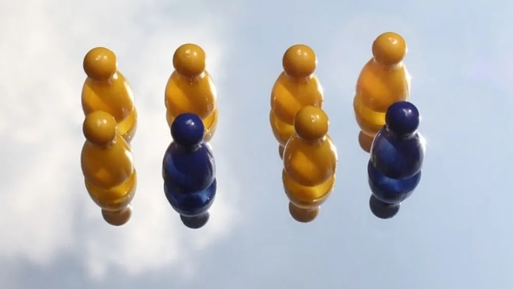 HR: Μη κρίνετε, ίνα μη κριθήτε... (!)