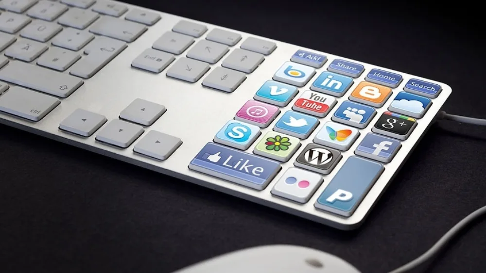 Γίνε και εσύ social media specialist. Μπορείς. Ή μήπως όχι;